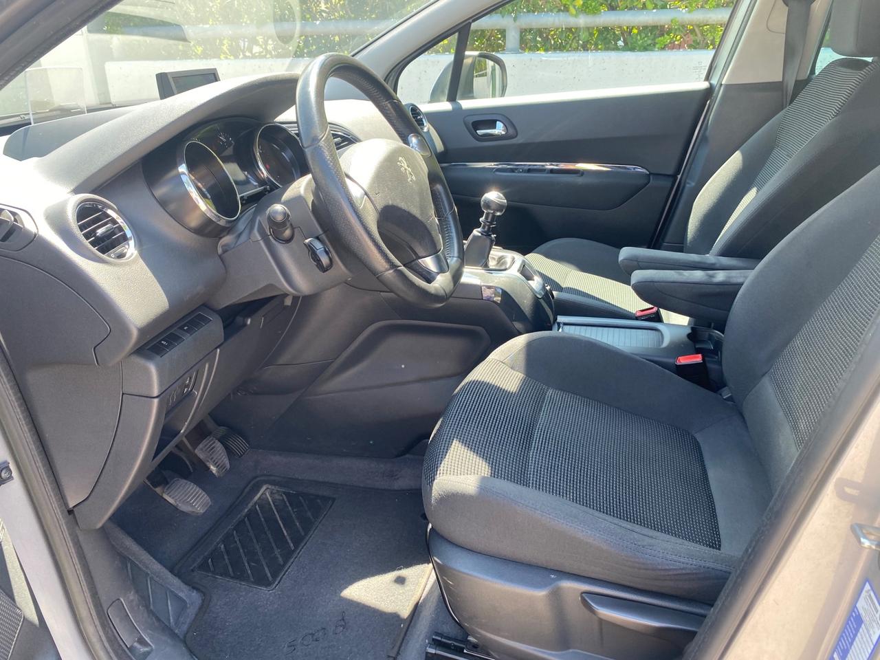 Peugeot 5008 2.0 HDi 150CV Business