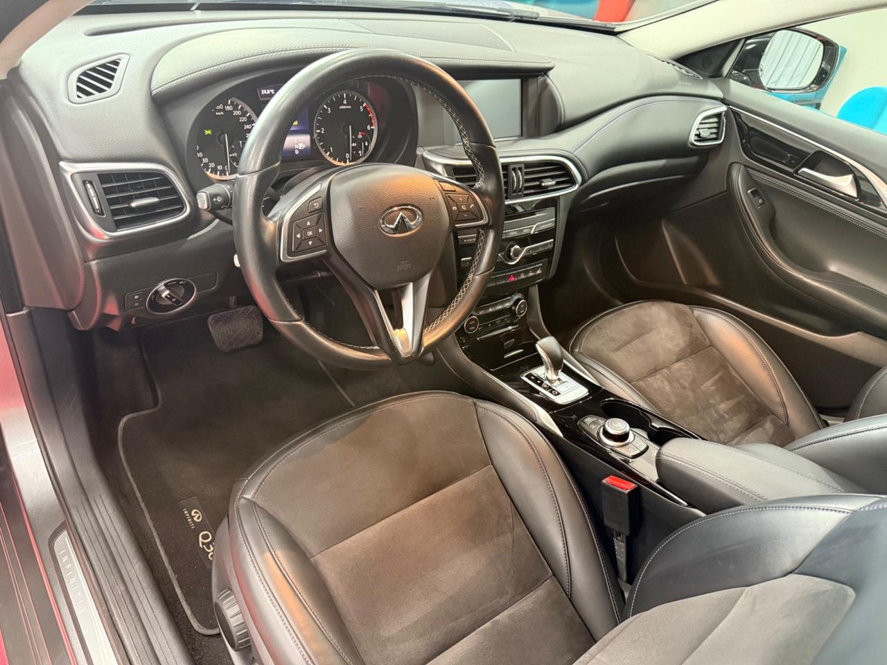 Infiniti Q30 1.5 diesel DCT Premium OK NEOPATENTATI