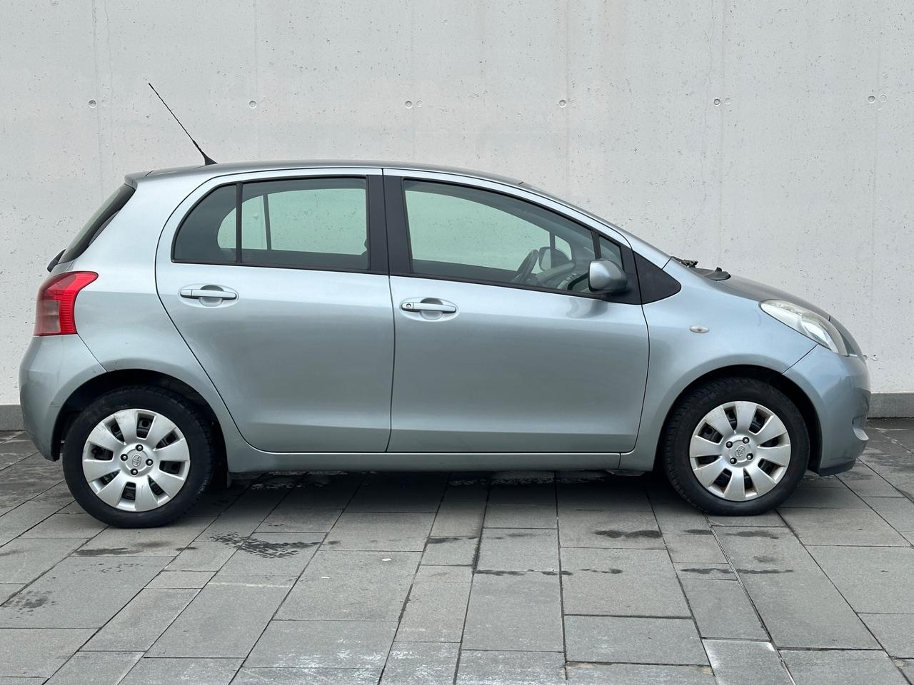 Toyota Yaris 1.0 5 porte Sol