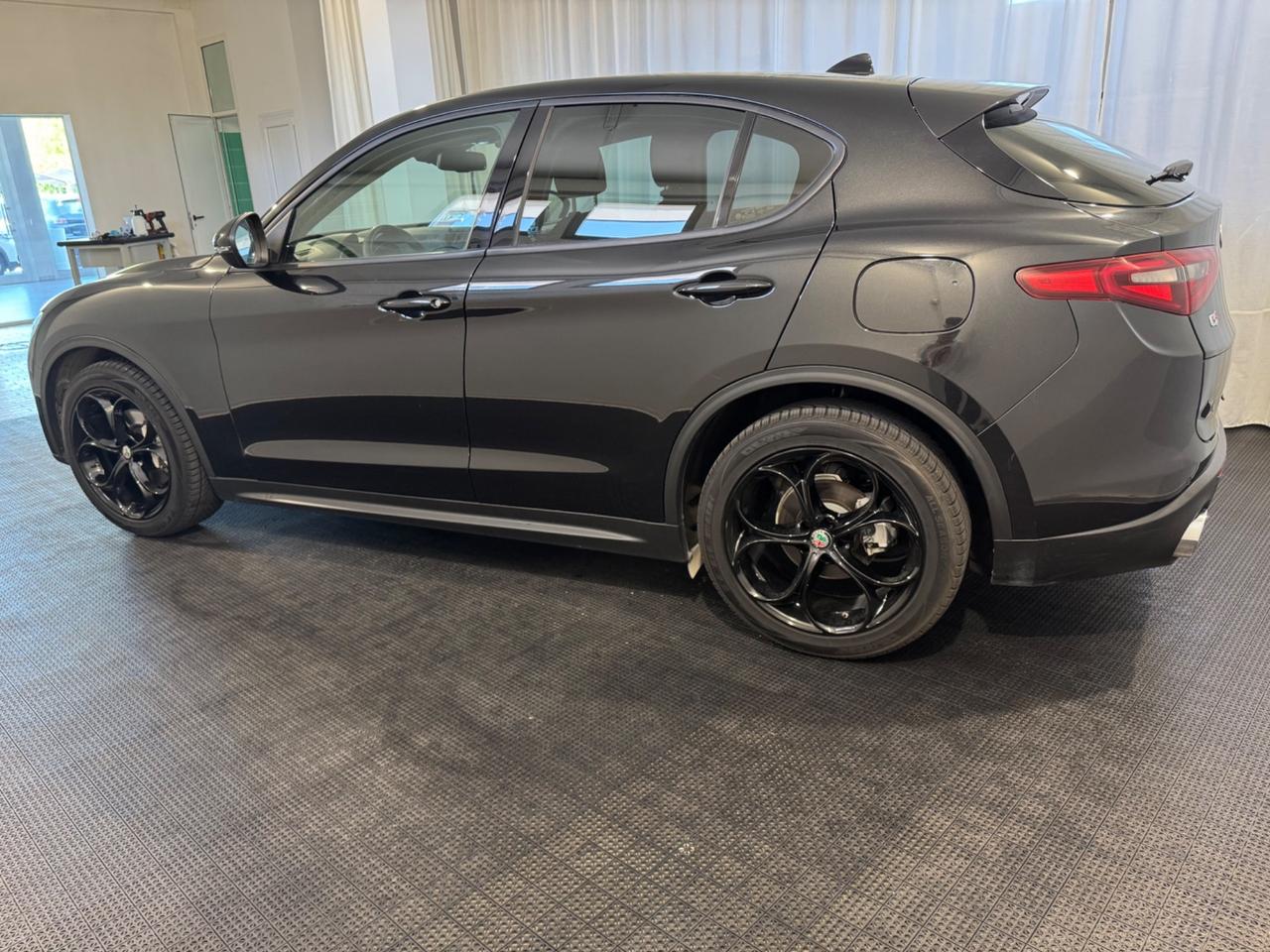Alfa Romeo Stelvio 2.2 Turbodiesel 190 CV AT8 Q4 Business