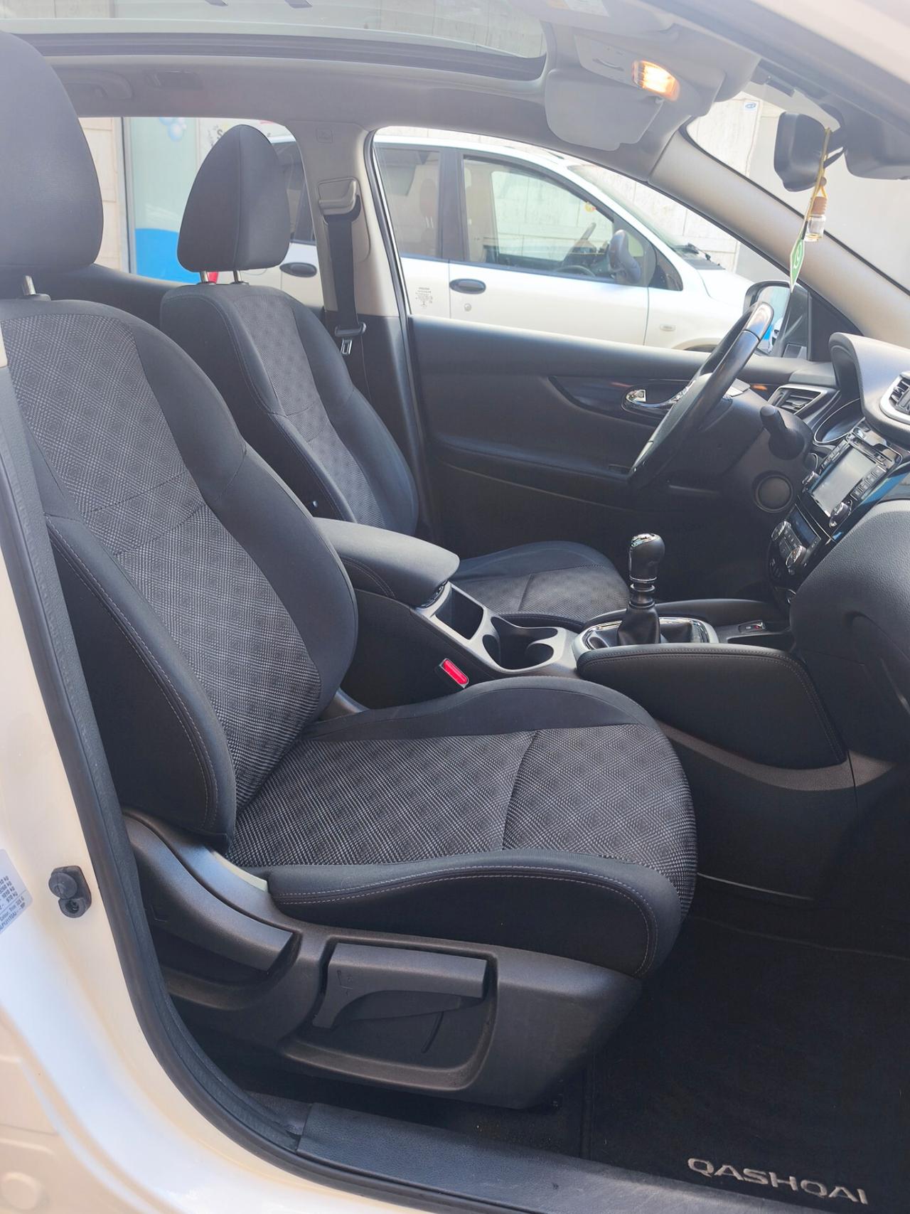 Nissan Qashqai 1.5 dCi N-Connecta 2016