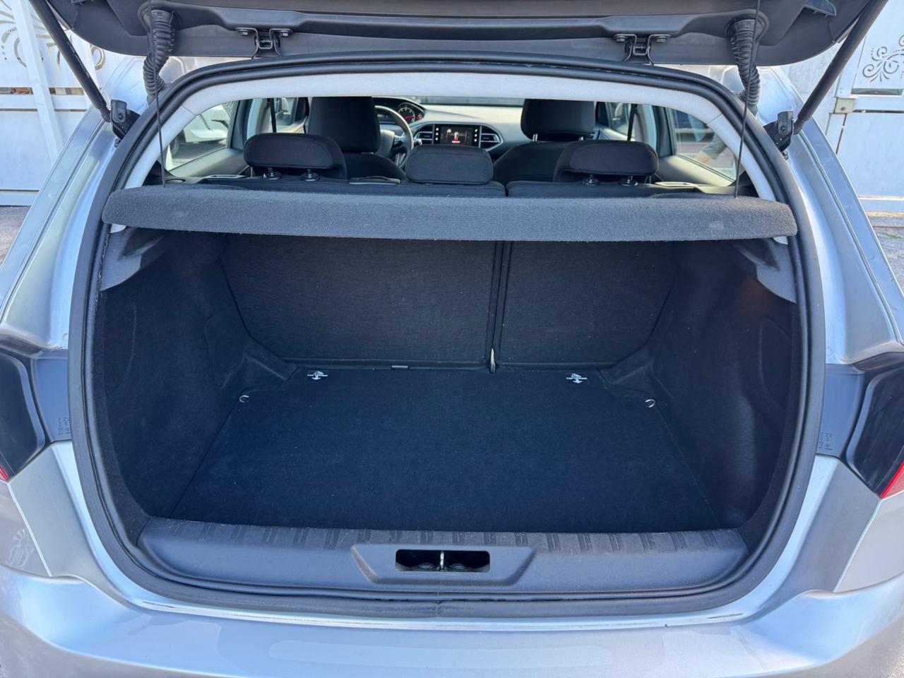 Peugeot 308 1.6 DIESEL 92CV 2015