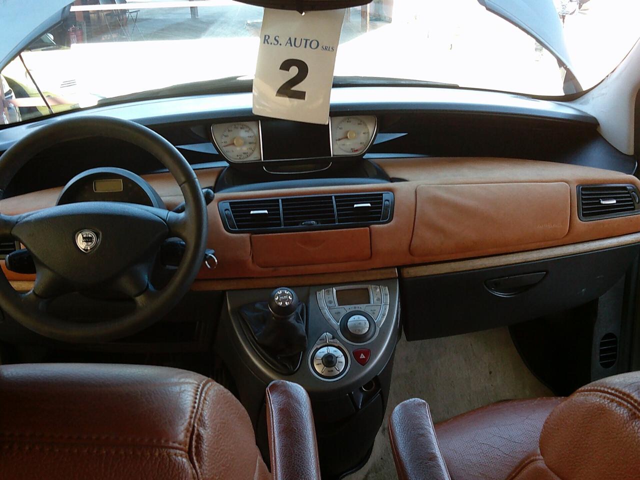 Lancia Phedra 2.2 JTD Emblema Plus 06