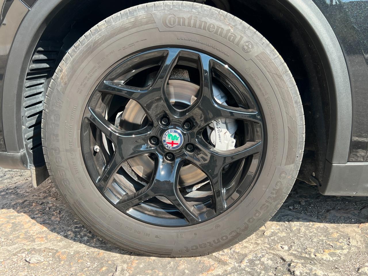Alfa Romeo Stelvio 2.2 Turbodiesel 190 CV AT8 Q4 Total Black