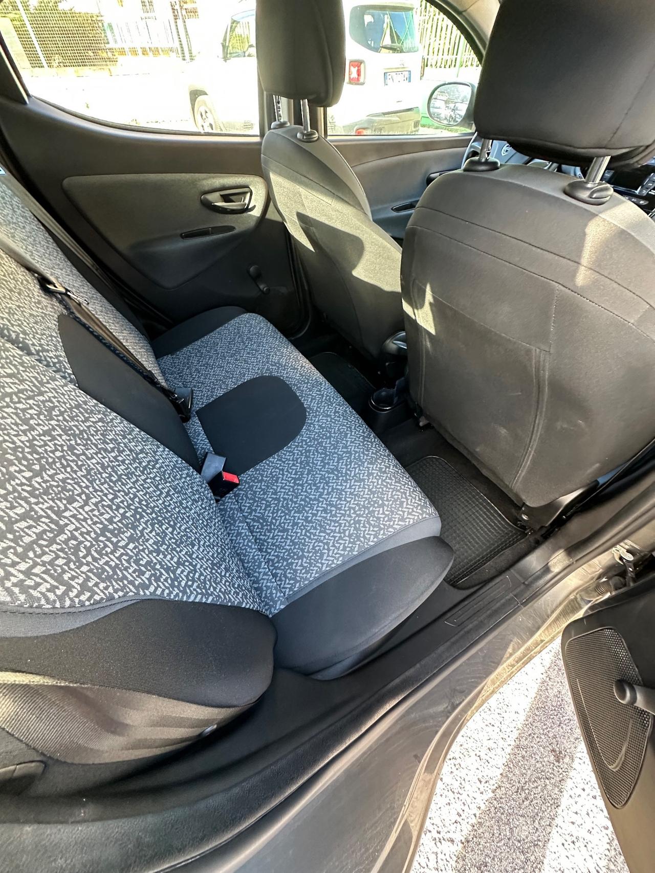 Lancia Ypsilon 1.0 FireFly 5 porte S&S Hybrid Ecochic A. Ferretti