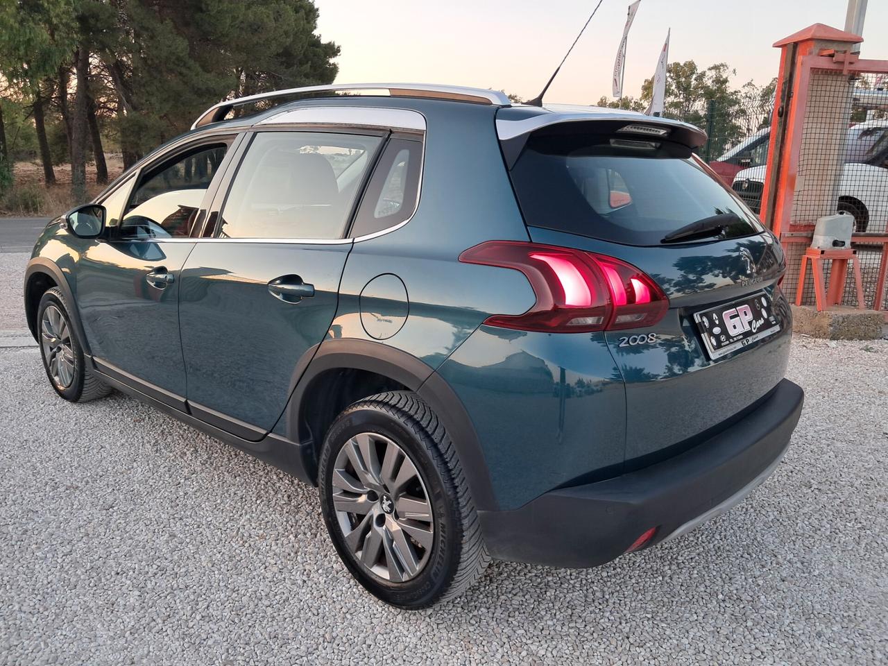 Peugeot 2008-1.6HDi 100CV Allure*NAVI*LED*CRUISE
