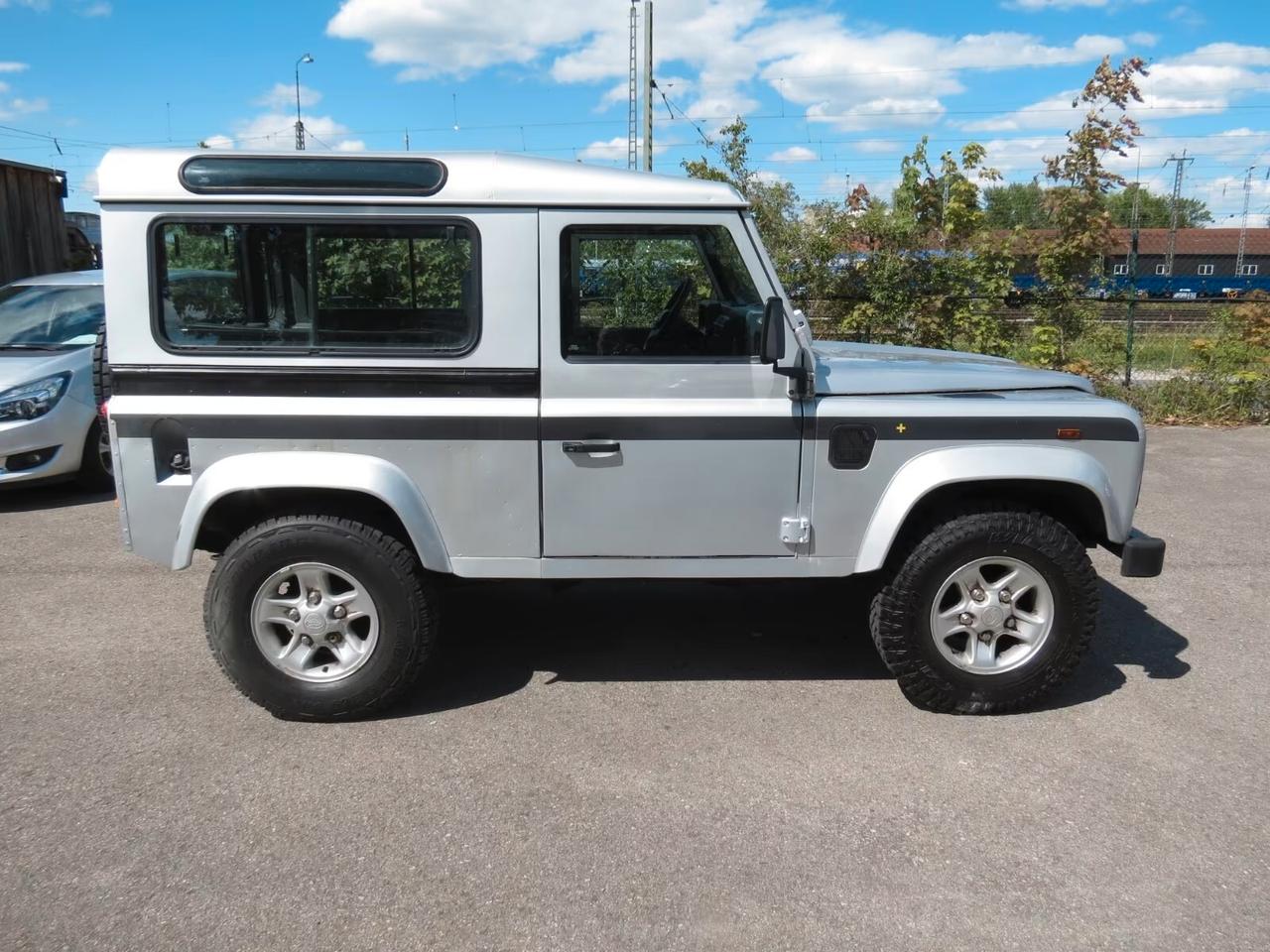 Land Rover Defender Station wagon 90 Td5 6 posti