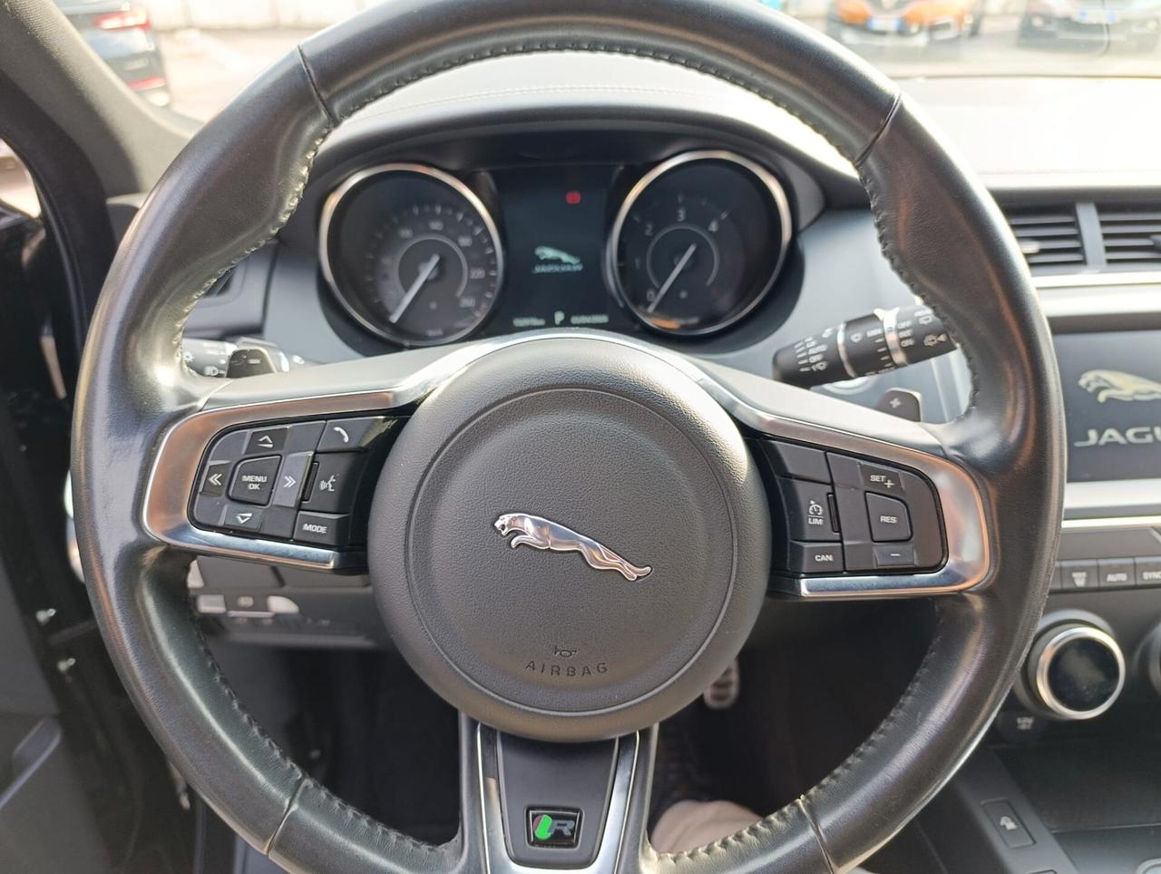 Jaguar E-Pace 2.0D 180 CV AWD