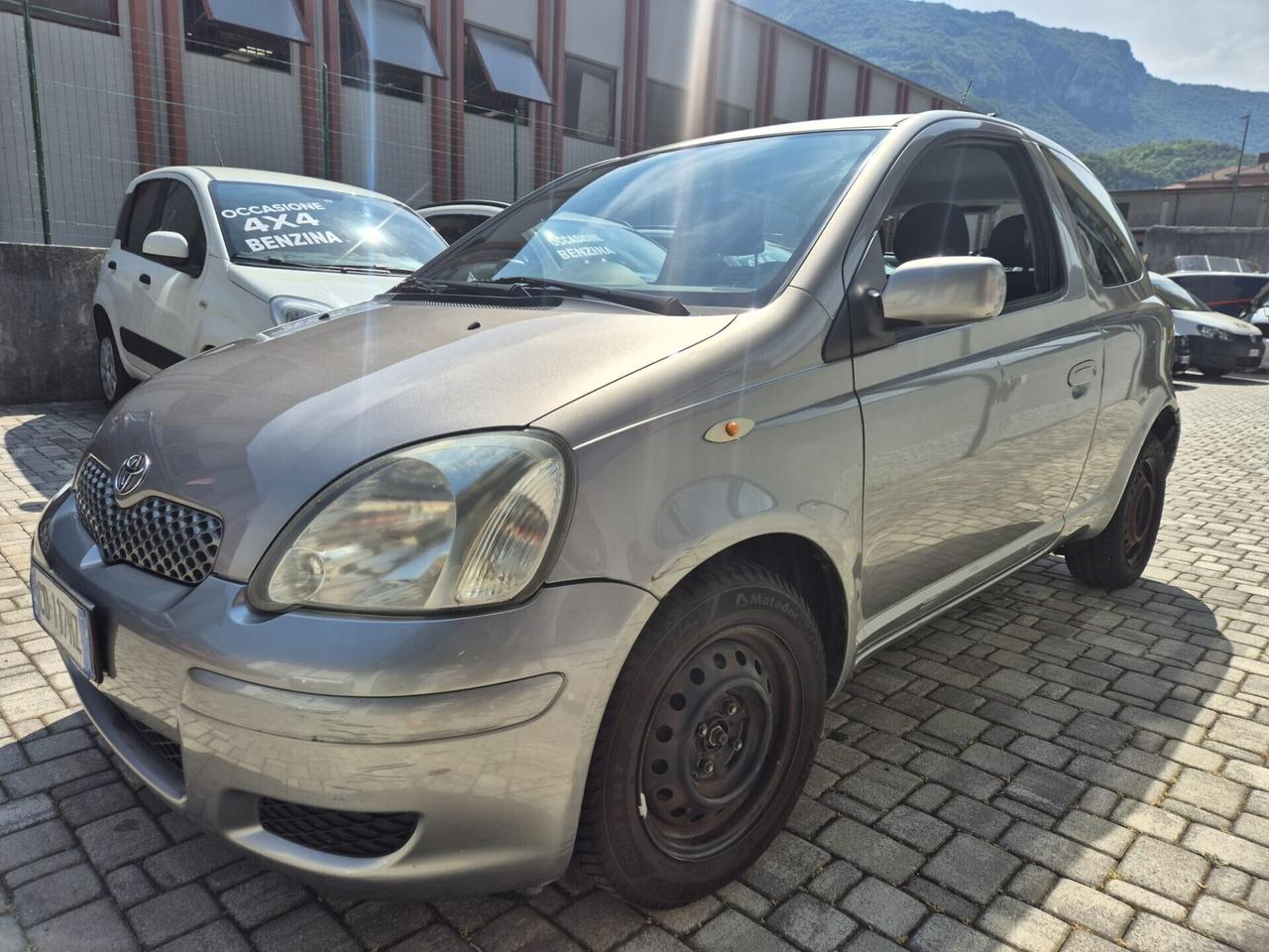 Toyota Yaris 1.0i 16V 3 porte