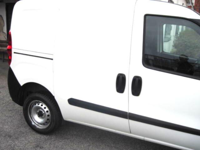 Fiat DOBLO' 1.6 105 CV FATTURABILE 3 POSTI FINANZIABILE