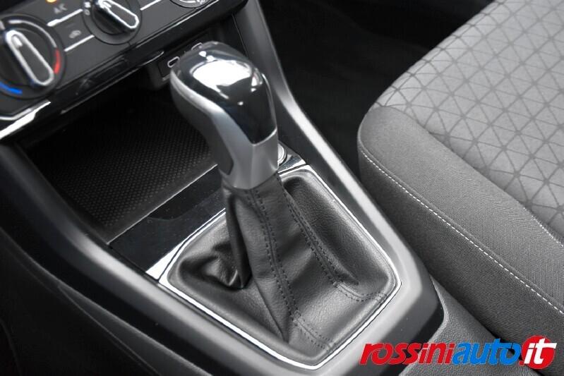 VOLKSWAGEN T-CROSS 1.0 TSI 110 CV DSG STYLE + TECH PACK REARVIEW