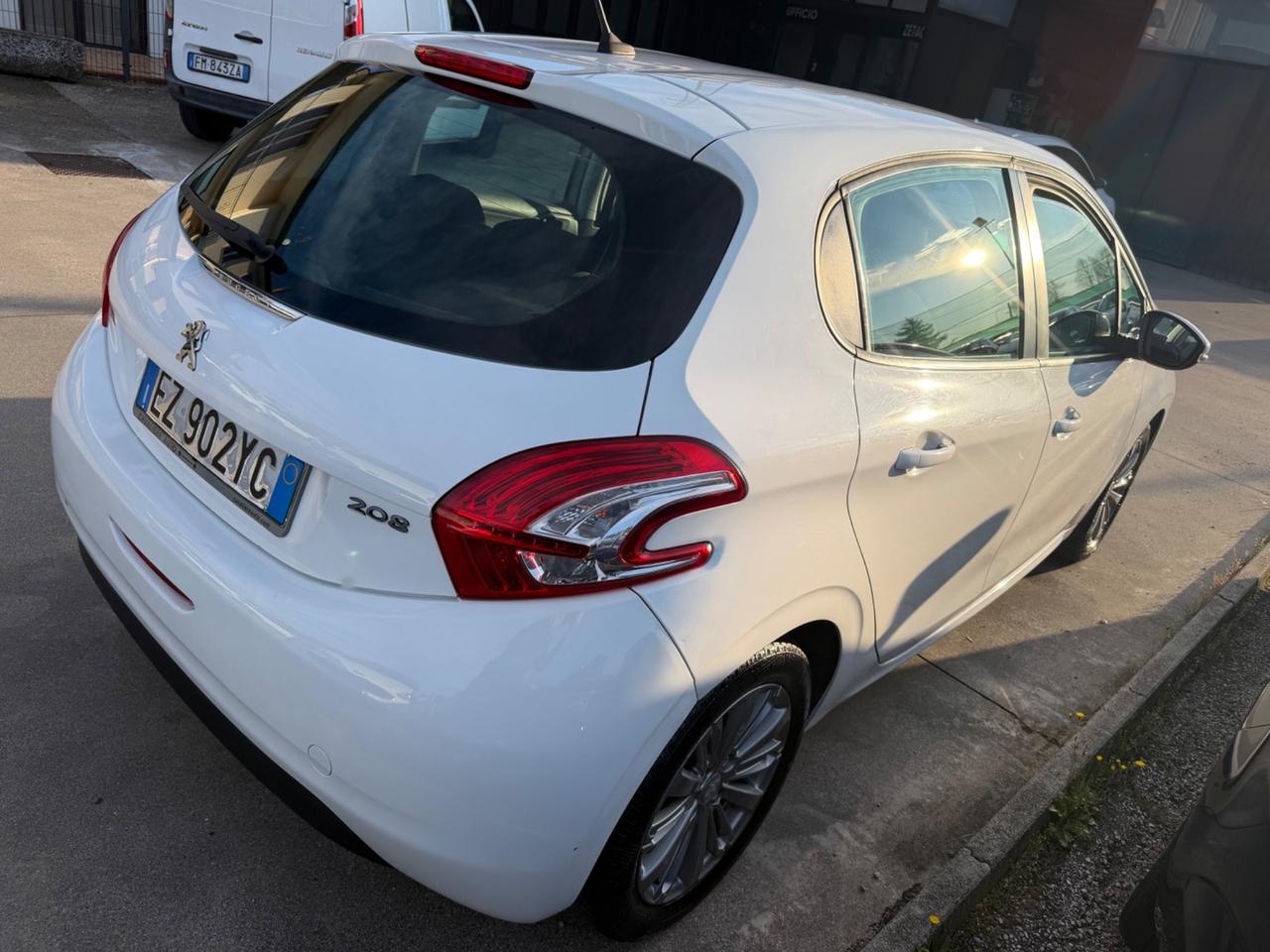 Peugeot 208 1.4 HDi 68 CV 5 porte Active