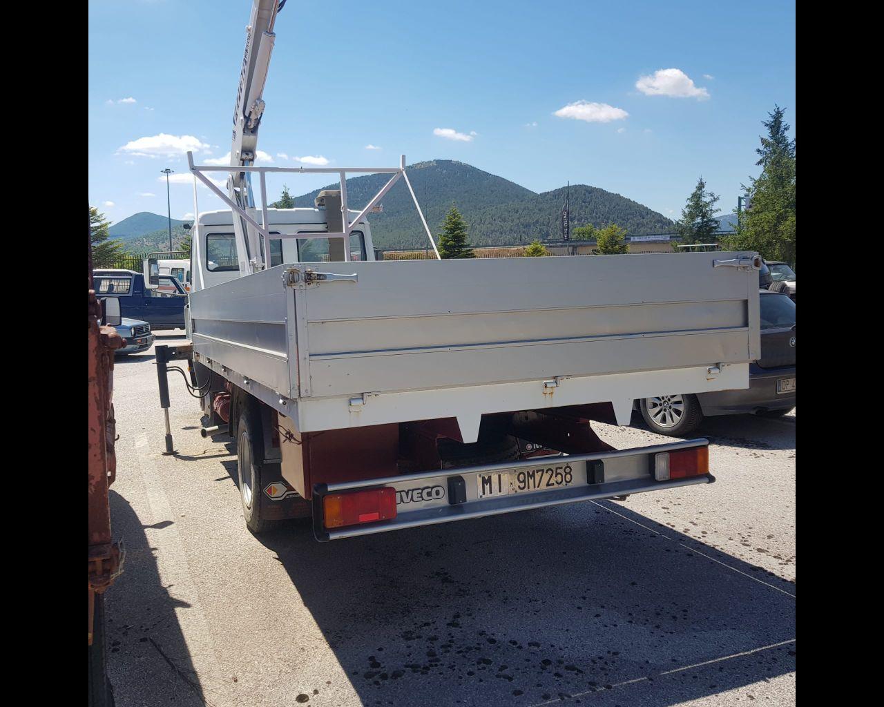 IVECO 79.14 Cassonato con gru