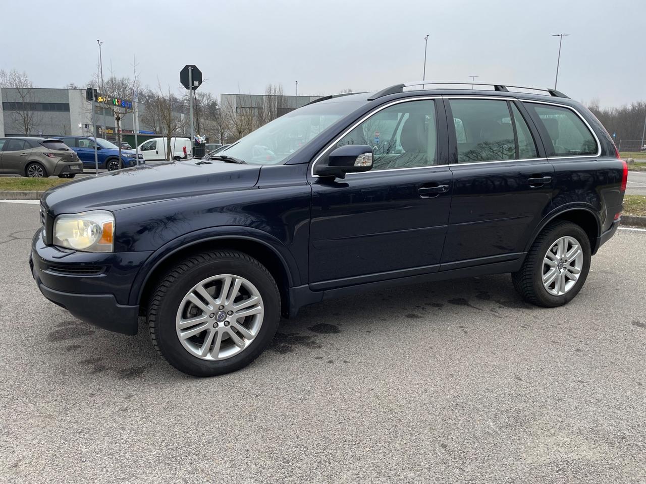 Volvo XC 90 XC90 2.4 D5 185 CV aut. AWD Executive* 7 posti *