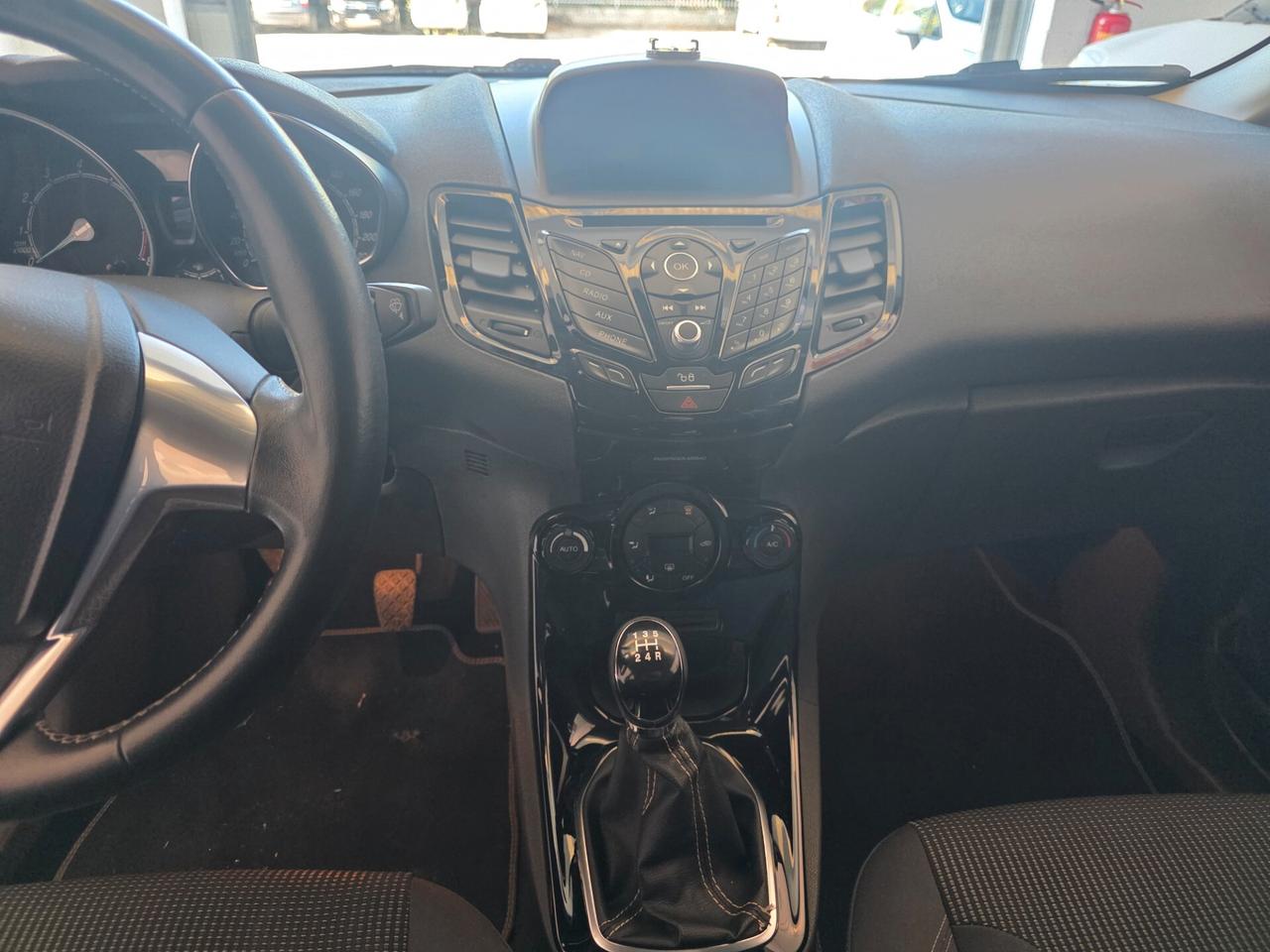 Ford Fiesta Titanium 1.4cc benzina GPL
