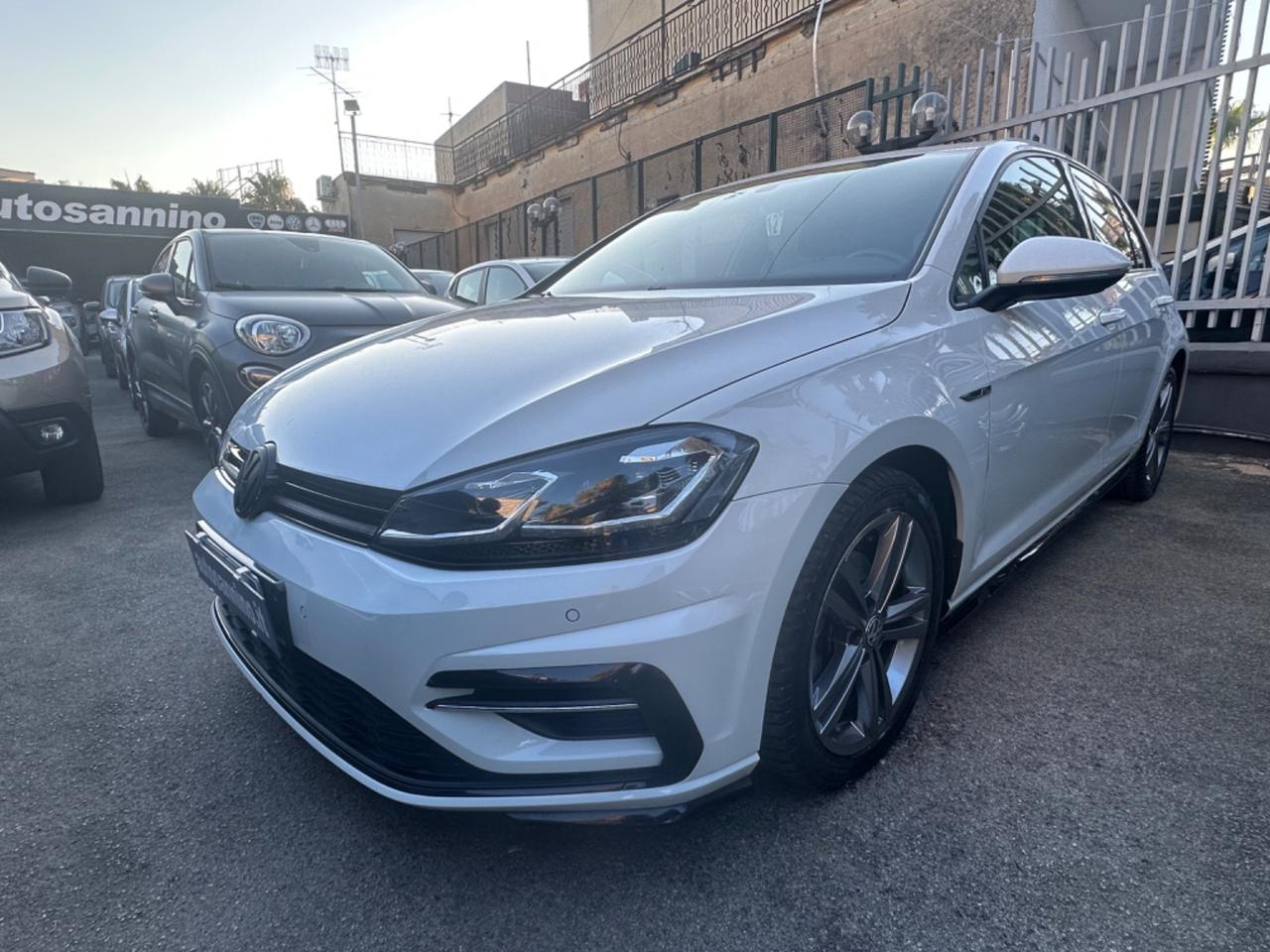 Volkswagen Golf 1.6 TDI 115CV DSG 5p. R LINE INTERNO ED ESTERNO Sport Edition BlueMotion Tech.