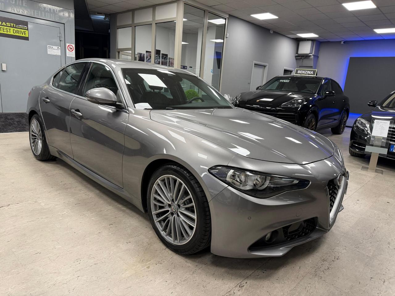 Alfa Romeo Giulia 2.2 Turbodiesel 180 CV AT8 Business Sport Launch Ed.