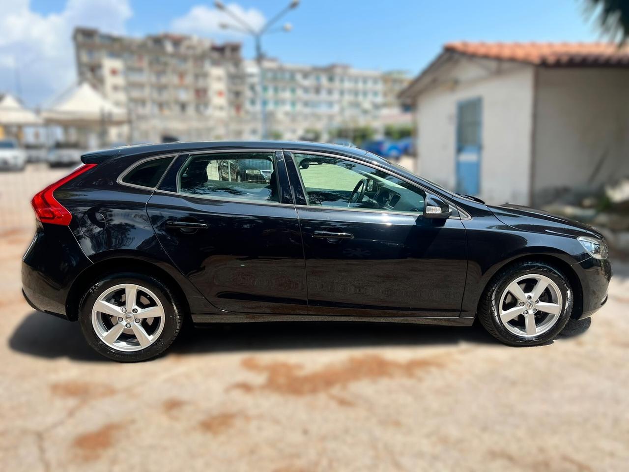 VOLVO V40 2.0 d2 Kinetic my18 - 2018