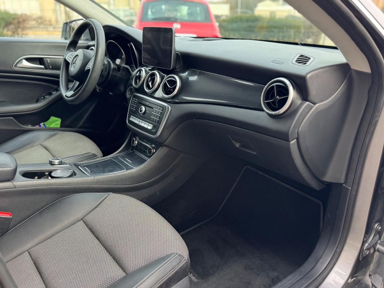 Mercedes-Benz CLA 180 Sport CLA 180 D #8883