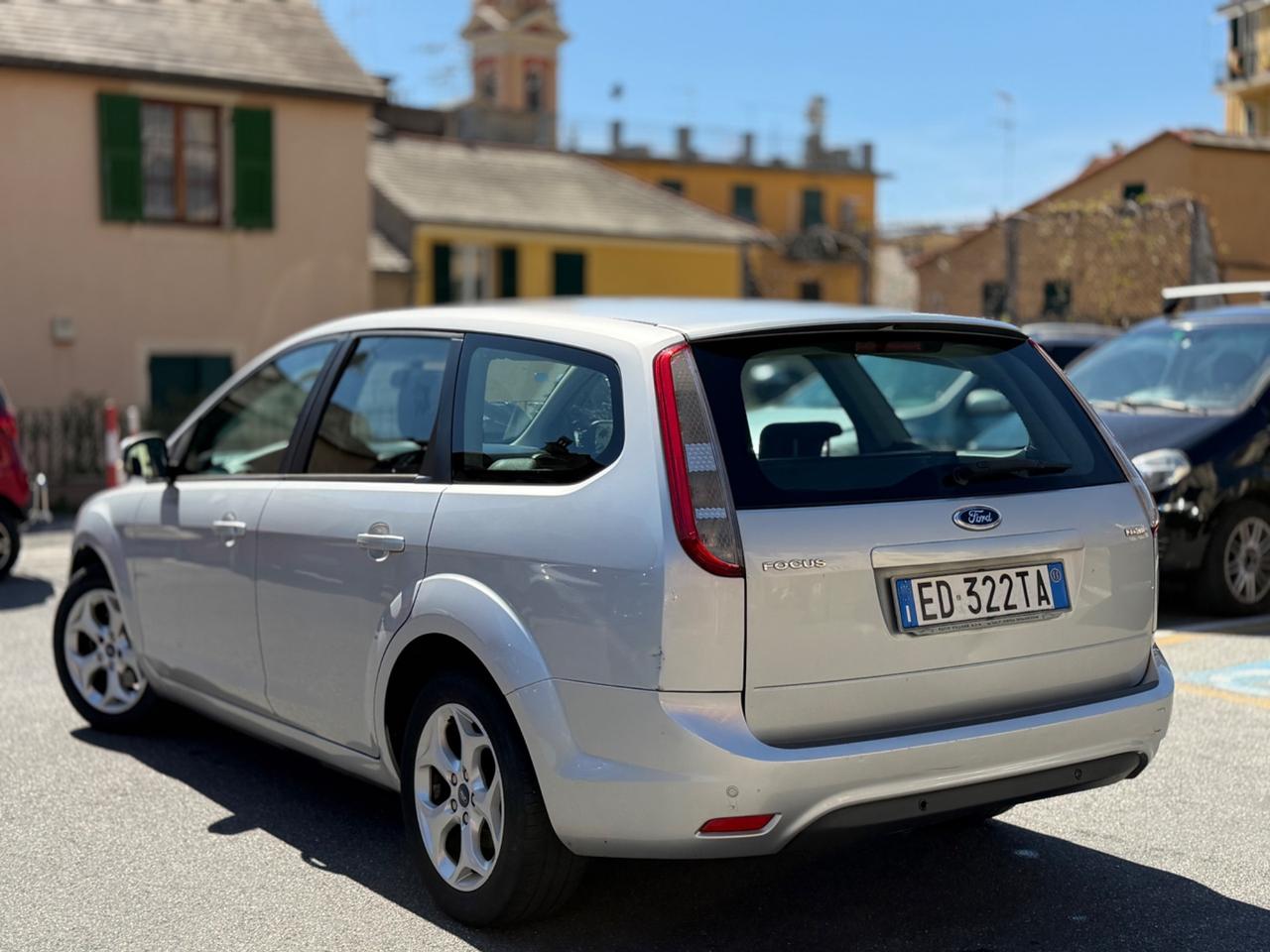 Ford Focus 1.6 TDCi 95cv famigliare euro5 - 2011