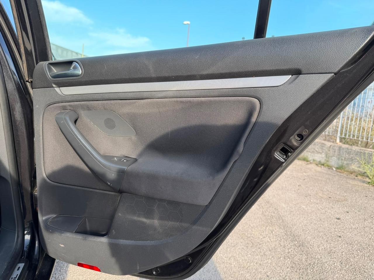 Volkswagen Golf 1.6 5p. Comfortline