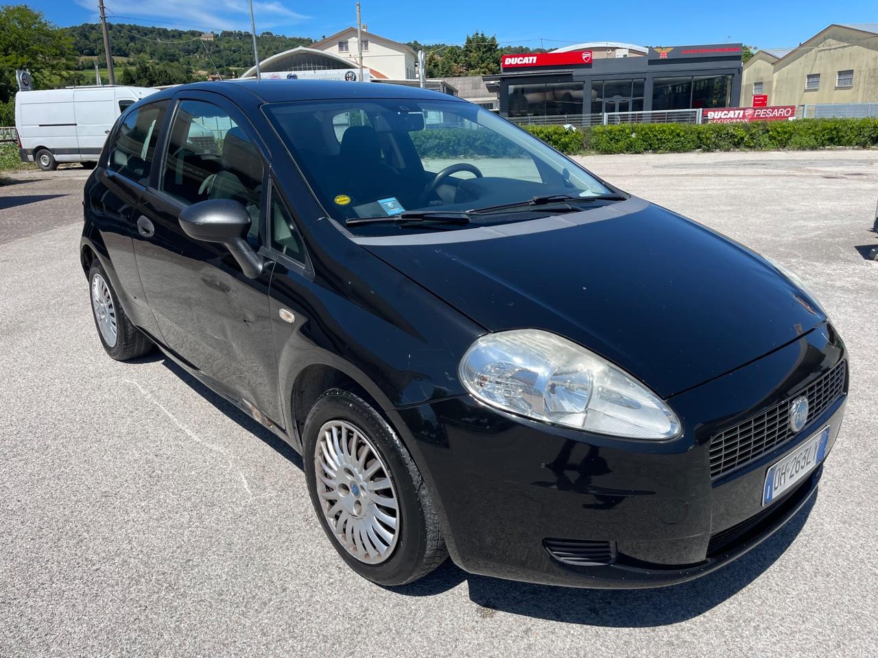 FIAT GRANDE PUNTO 1.2 BENZINA 2007 CON FRIZIONE NUOVA.