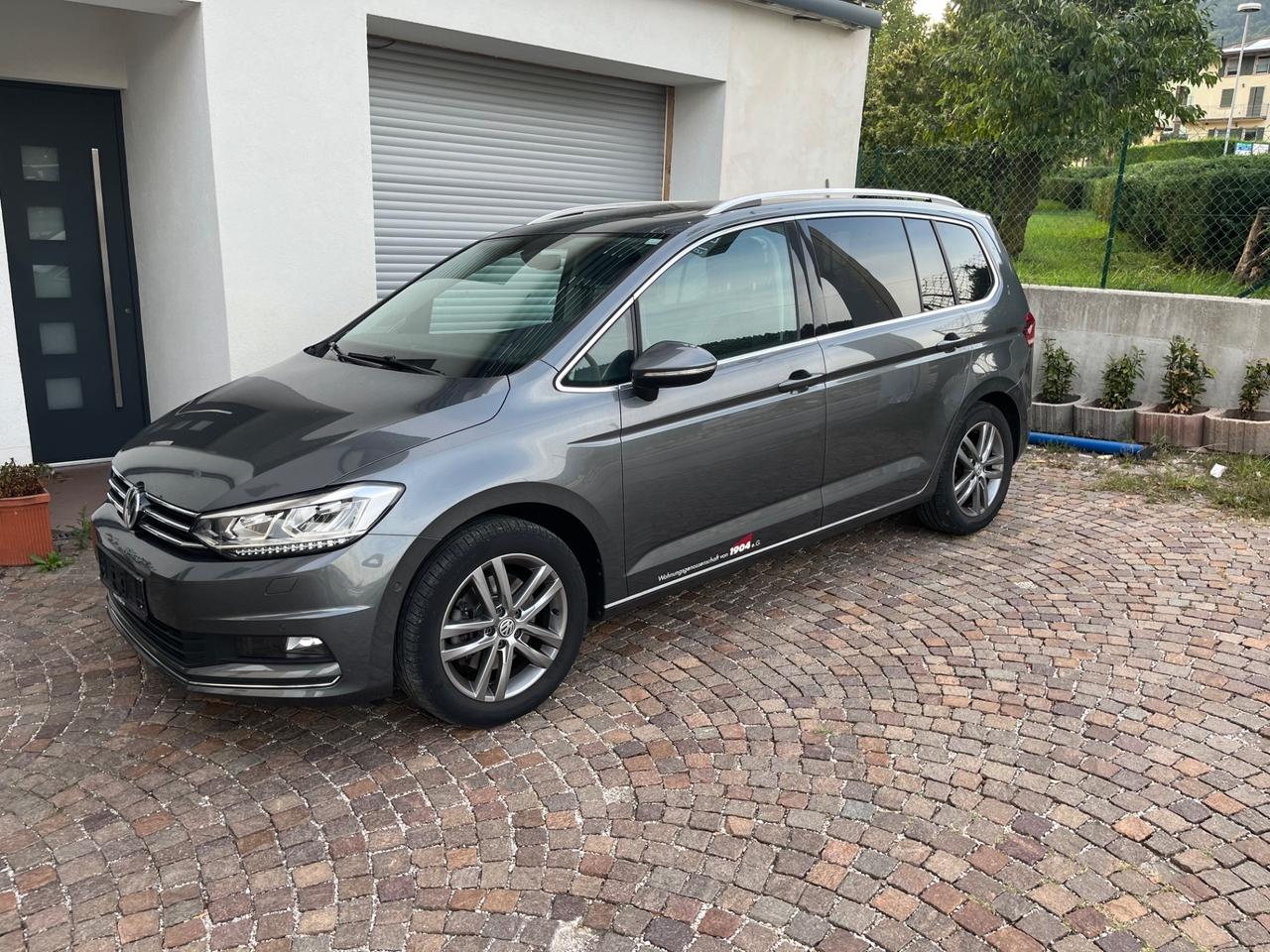 Volkswagen Touran 1.5 TSI EVO DSG Executive BlueMotion Technology