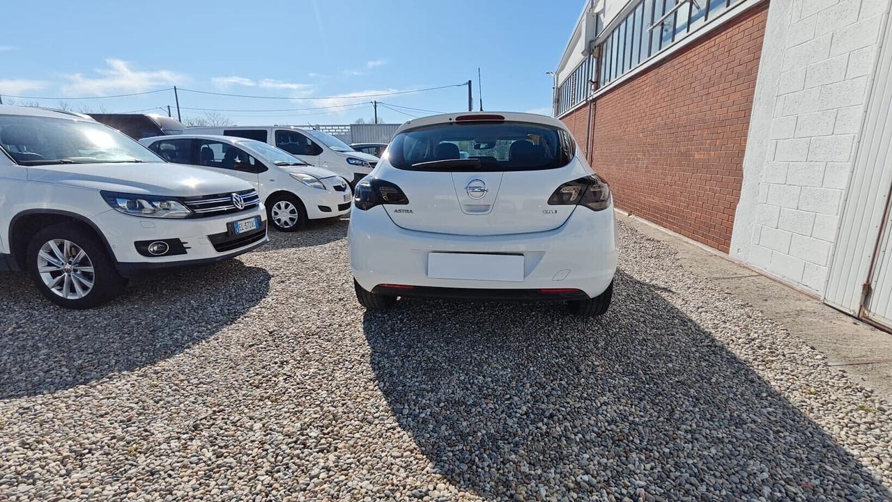 Opel Astra 1.7 CDTI 110CV 5 porte Cosmo