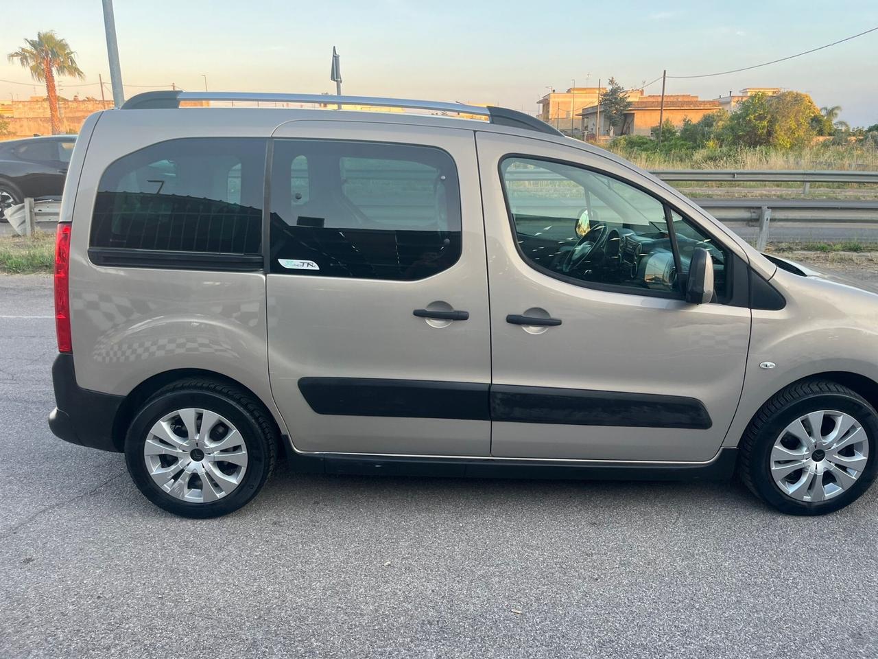 Citroen Berlingo 1.6 HDi XTR Theatre Unipro 2012
