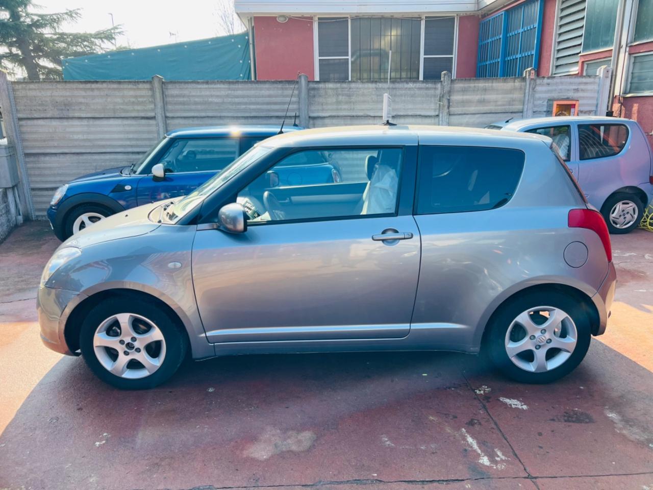 Suzuki Swift CON 12 MESI DI GARANZIA INCLUSI NEL PREZZO