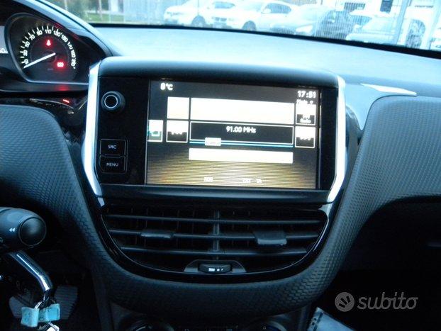 PEUGEOT 2008 1.6 BLUE Hdi NEO PATENTATI NAVI CLIMA CERCHI CRUISE CONTROL MULTIFUNZIONE