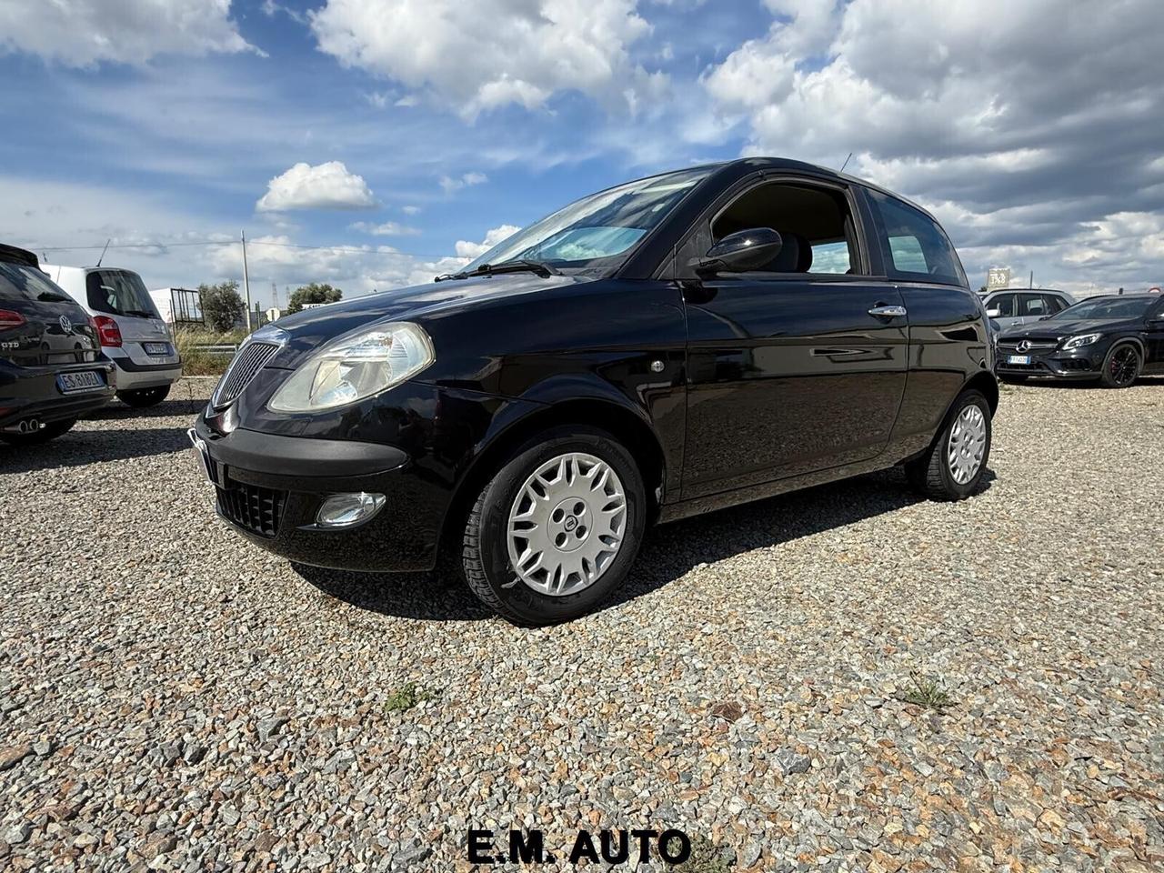 Lancia Ypsilon 1.2 16V Platino