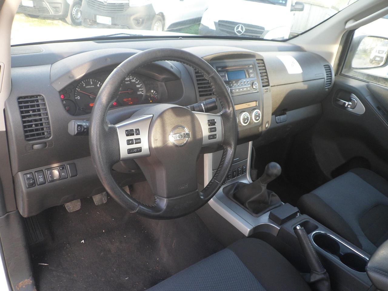 Nissan Navara pick-up king cab sport 4x4