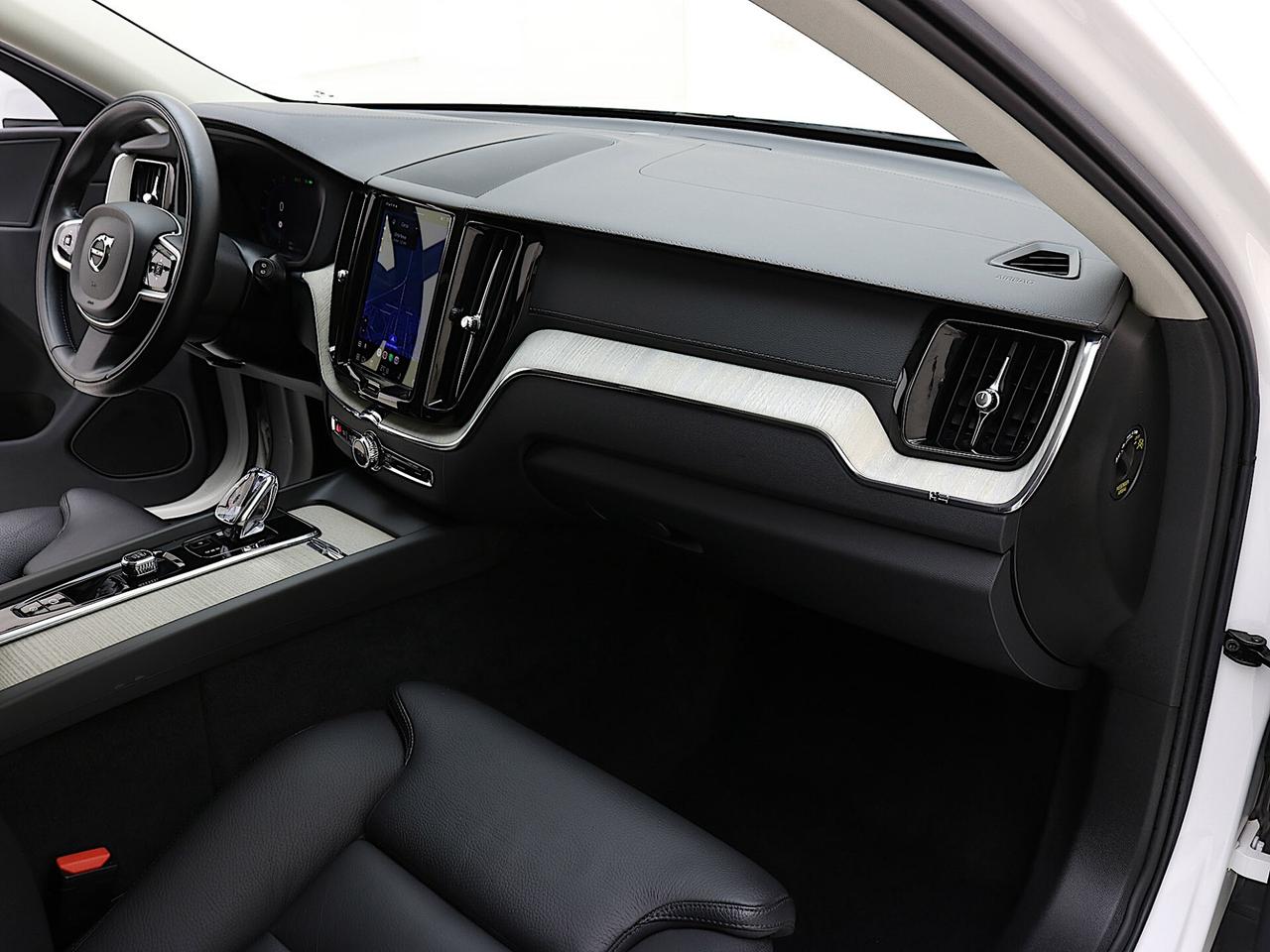 Volvo XC60 B4 AWD auto Inscription TETTO APRIBILE