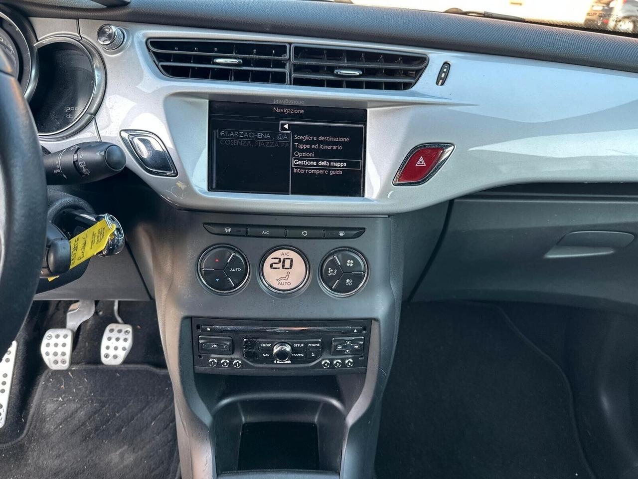 Ds DS3 3 1.2 VTi 82 Just Black