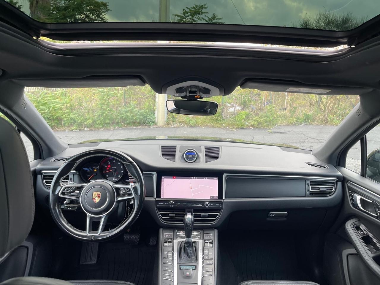 Porsche Macan 2.0-2021