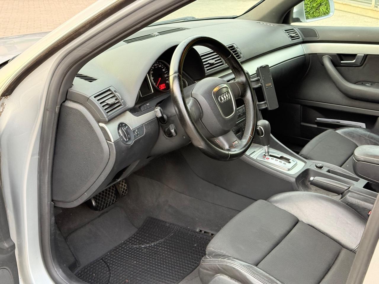 Audi A4 2.0 TDI S LINE