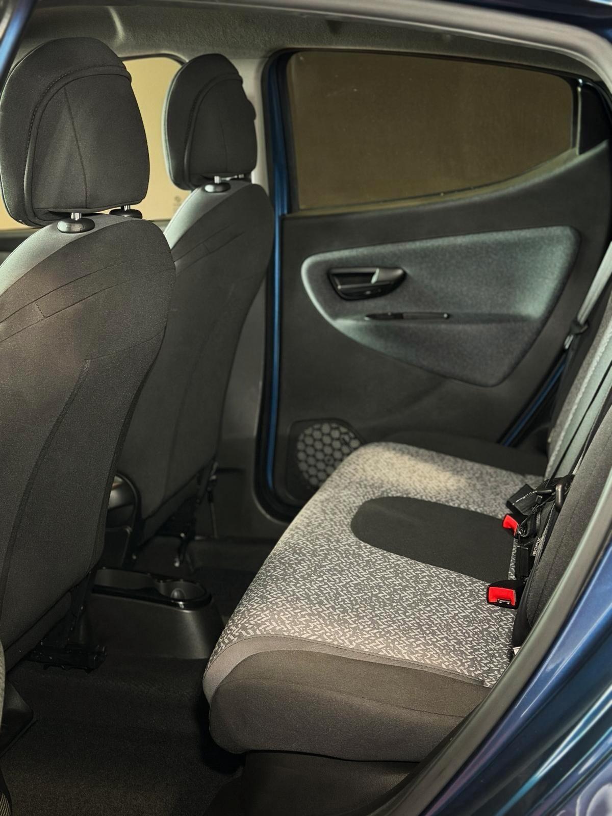 Lancia Ypsilon 1.0 FireFly 5 porte S&S Hybrid Alberta Ferretti