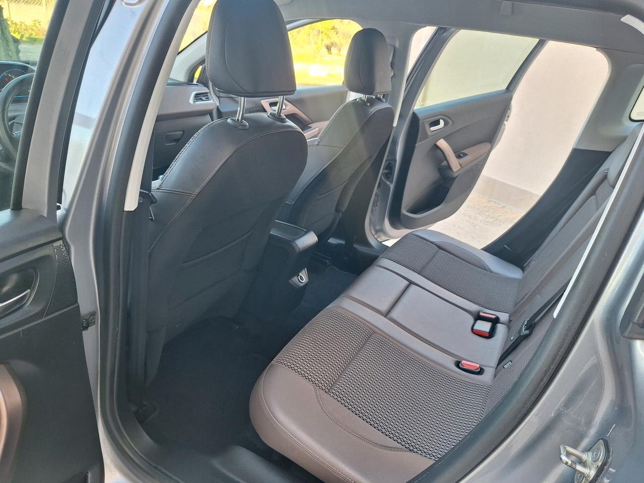 Peugeot 2008 1.6 hdi 120 cv Allure NAVI FULL