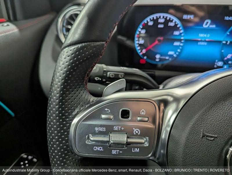 Mercedes-Benz GLA 200 D PREMIUM AUTOMATIC