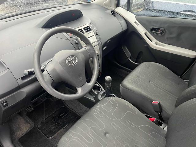 TOYOTA Yaris 1.0 5 porte