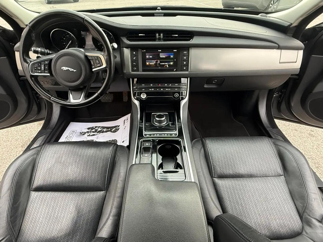 Jaguar XF Sportbrake 2.0 D 180 CV aut. Prestige