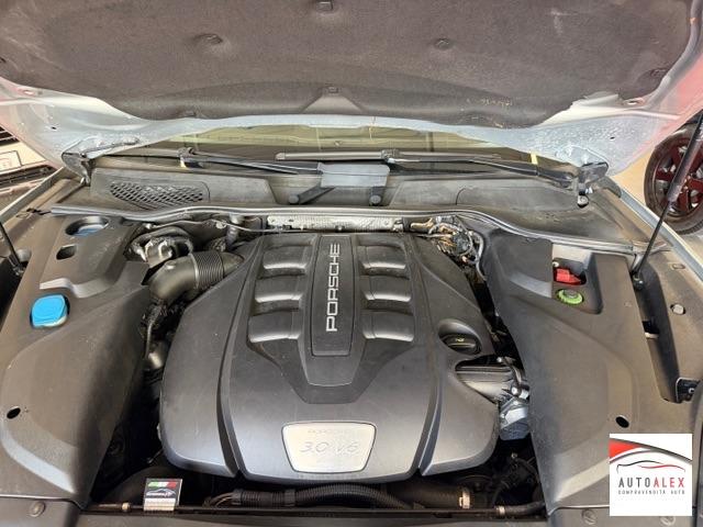 PORSCHE - Cayenne - 3.0 Diesel Platinum Edition