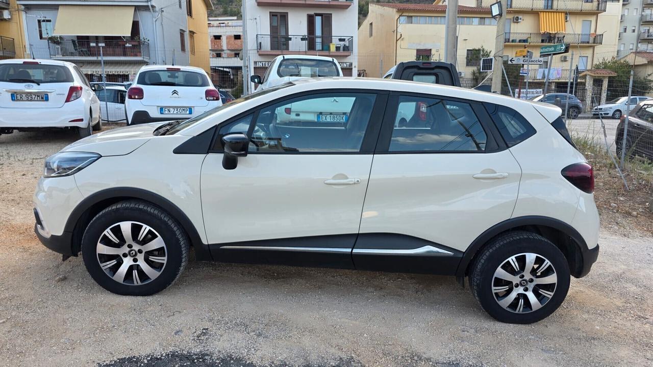 RENAULT CAPTUR dCi 8V 90 CV Life 2018 E6 € 9.500,00
