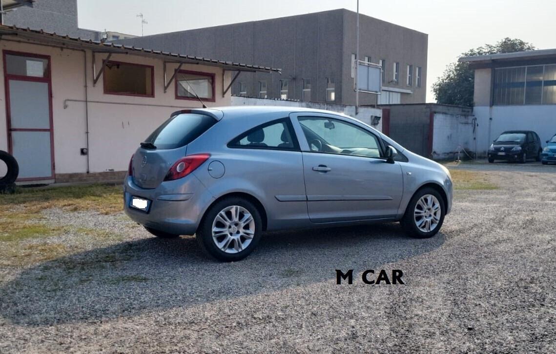 Opel Corsa 1.2 3 porte Sport