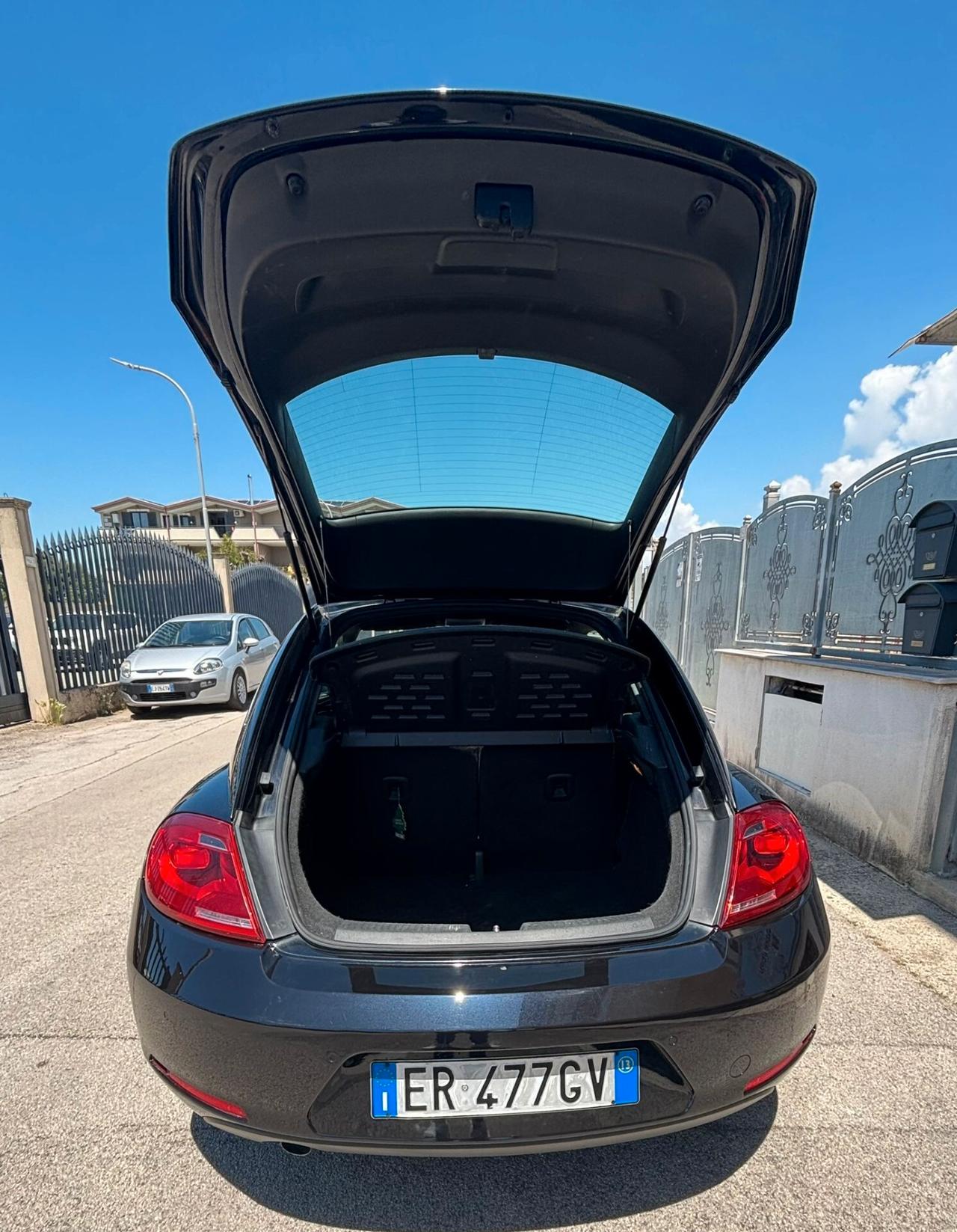Volkswagen Maggiolino 1.6 TDI Design ANNO 2012