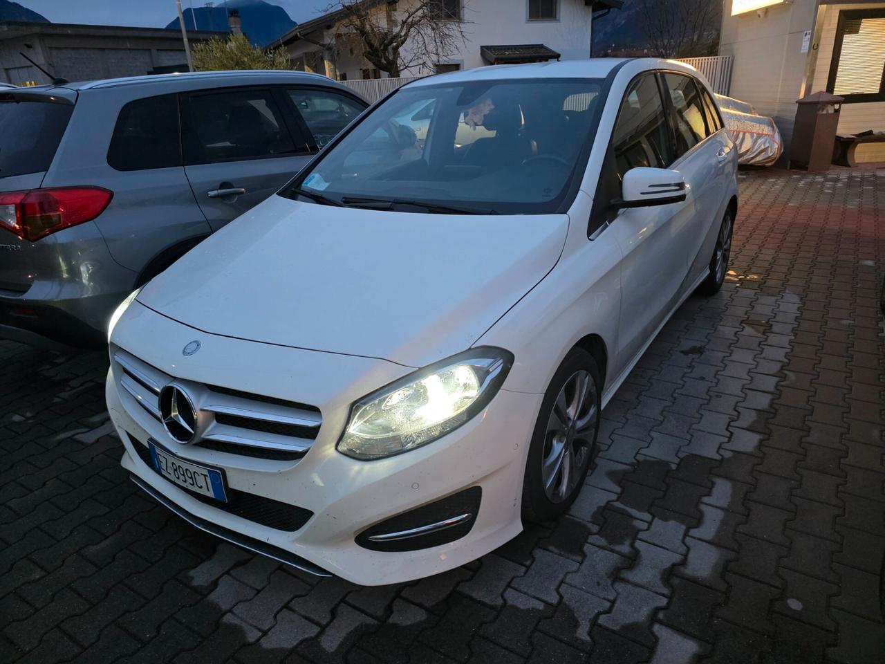 Mercedes-benz B 180 Premium perfetta e garantita 12 M