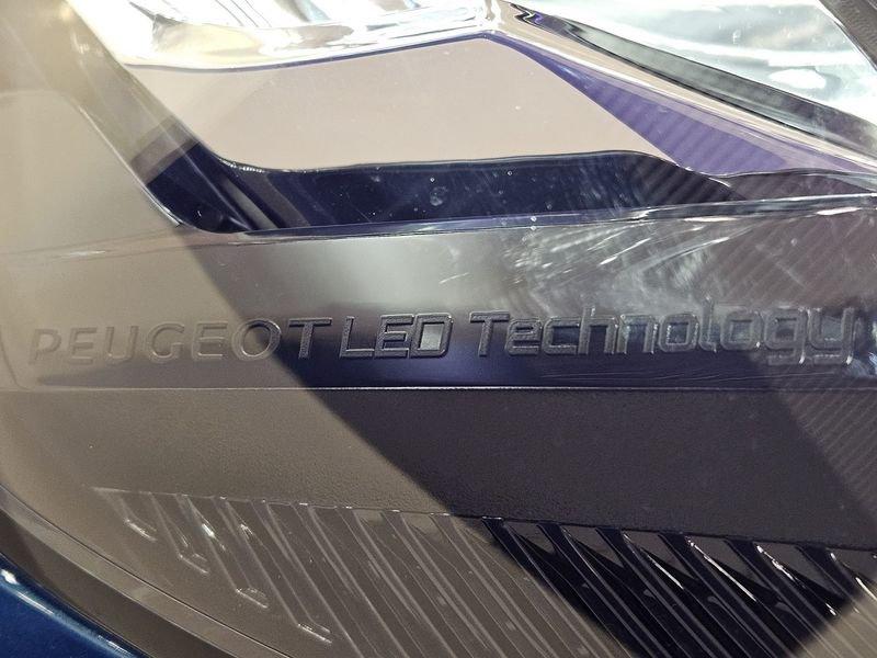Peugeot 2008 Hybrid 136 e-DCS6 Allure auto
