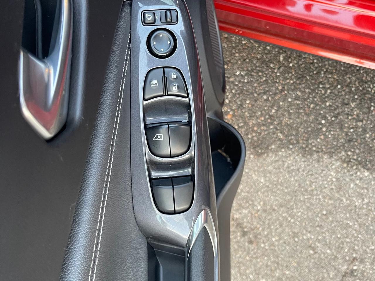 Nissan Juke N-Connecta 1.0 DIG-T 114 #7940