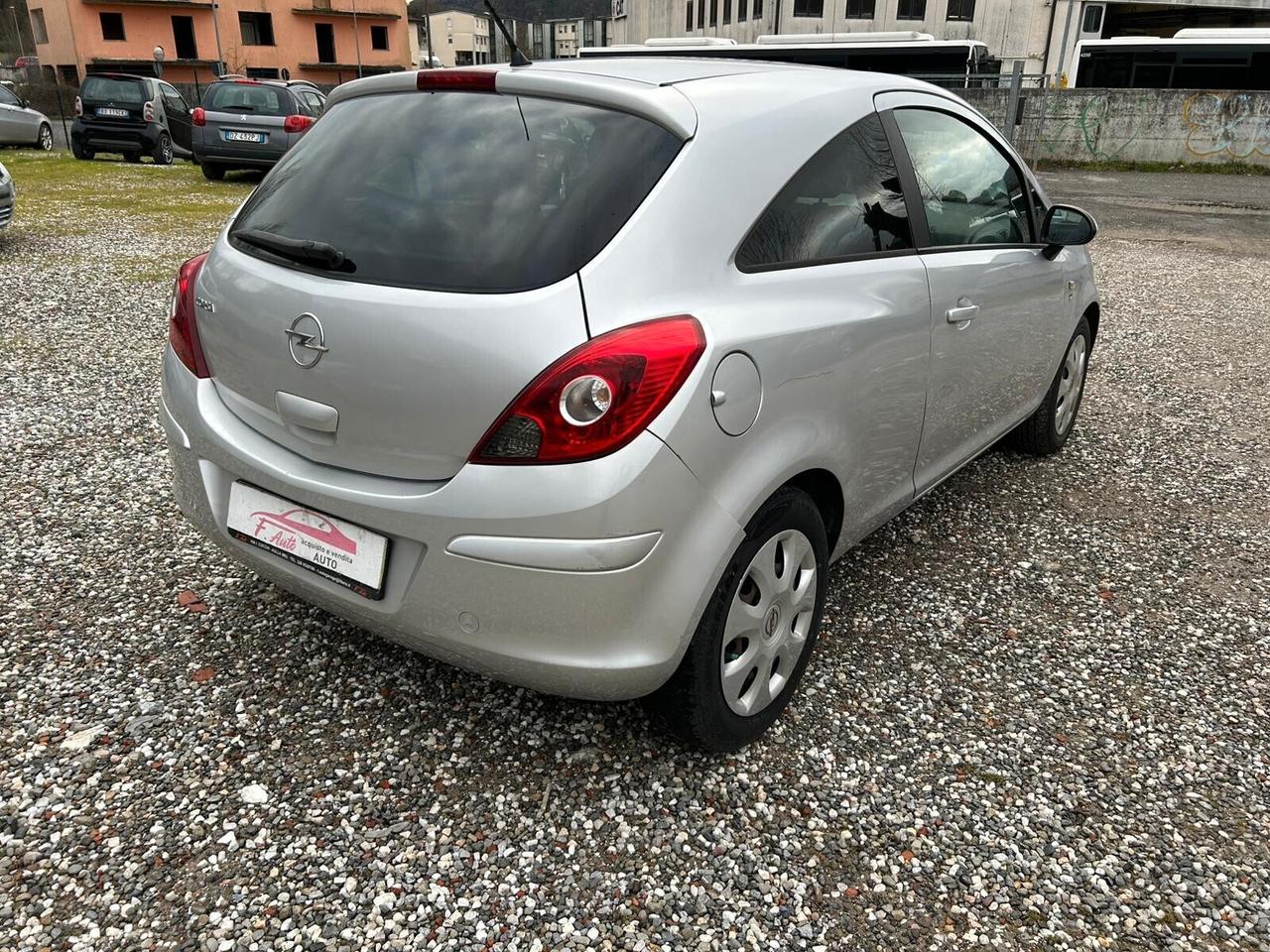 Opel Corsa 1.2 NEOPATENTATI